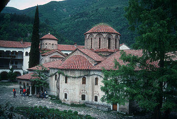 Plik:BACHKOVO_MONASTERY_,_BULGARIA.jpg