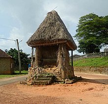 BAFUT PALACE - HUT FOR THE TALKING DRUM BAFUT PALACE - HUT FOR THE TALKING DRUM.JPG