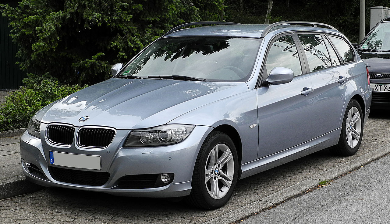 File:BMW 3er Touring (E91, Facelift) – Frontansicht, 11. Juni 2011,  Wülfrath.jpg - Wikimedia Commons