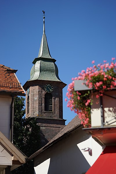 File:Bad Herrenalb - Klosterkirche - Turm von Süden.jpg