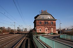 Budynek dawnego dworca na stacji Frankfurt-Oberrad