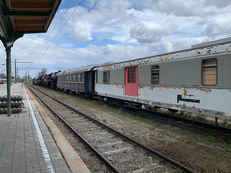 File:Bahnhof Wien Heiligenstadt.jpeg