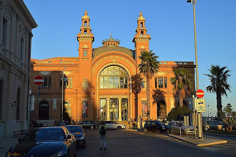 File:Bari - Teatro Margherita - 202109231640.jpg