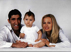 Башар Рахал със съпругата си Калина и дъщеря си Клои, 2007 г.