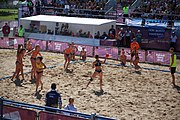 Deutsch: Beachhandball bei den Olympischen Jugendspielen 2018; Tag 3, 10. Oktober 2018; Mädchen, Vorrunde, Gruppe B - Niederlande-Argentinien 2:0 English: Beach handball at the 2018 Summer Youth Olympics at 10 October 2018 – Girls Preliminary Round Group B‎ – Netherlands-Argentina 2:0