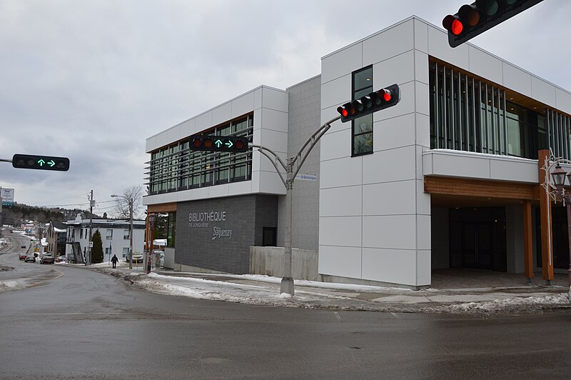 File:Bibliothèque de Jonquière 04.JPG