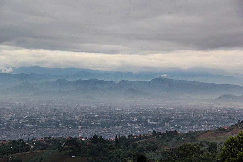 File:Bukitbintangpagi.jpg