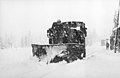 Клиновый снегоочиститель на военно-полевой железной дороге, декабрь 1943