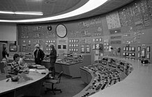 Greifswald Nuclear Power Plant control room in 1990. Bundesarchiv Bild 183-1990-0221-029, Greifswald, Storfall im Kernkraftwerk.jpg