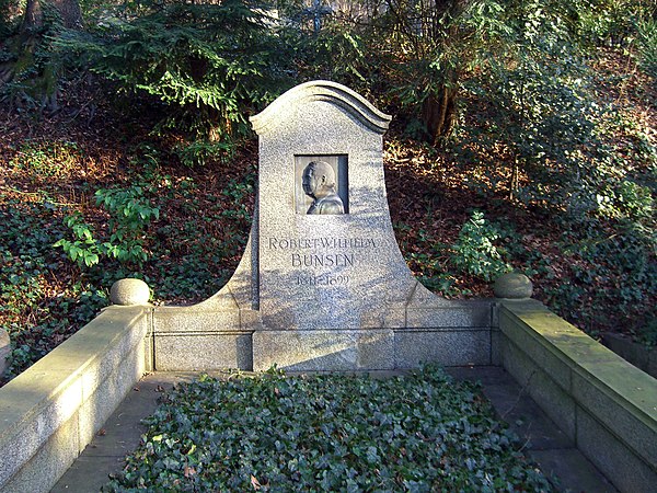 Bunsen's grave in Heidelberg's Bergfriedhof