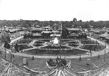 Fairgrounds, 1925 COLLECTIE TROPENMUSEUM Gezicht over de Pasar Gambir op het Koningsplein in Batavia TMnr 60019735.jpg