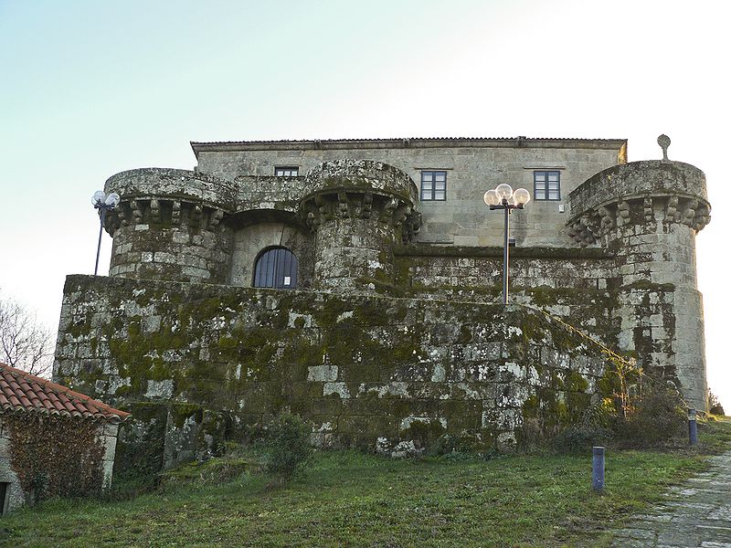 File:Castelo de Vilamarín - Fachada.JPG