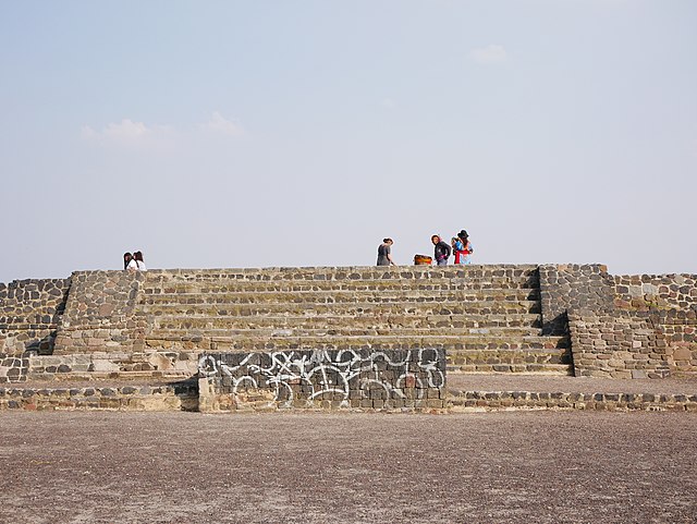 Image: Cerro de la Estrella  pyramid