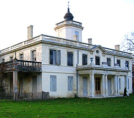 Chateau dari Certes