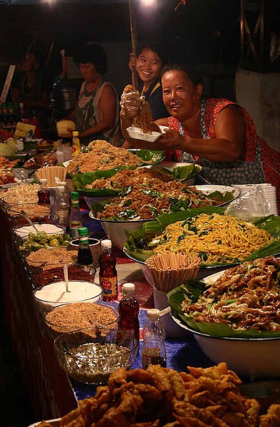 File:Chiangmai-market2.jpg