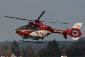 D-HDRL (Christoph 27) im Anflug auf den Flughafen Nürnberg