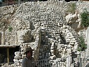 Stepped stone structure/millo with the House of Ahiel to the left City of davidDSCN4600.JPG