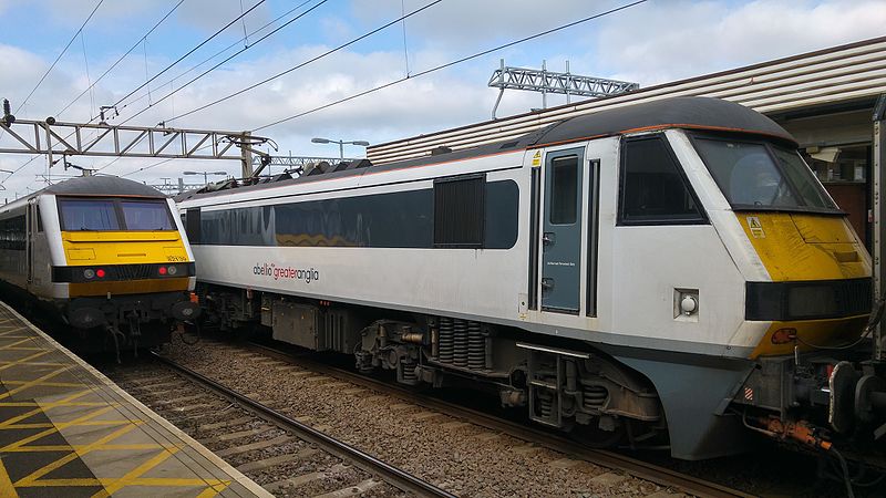 File:Class 90s at Colchester.jpg