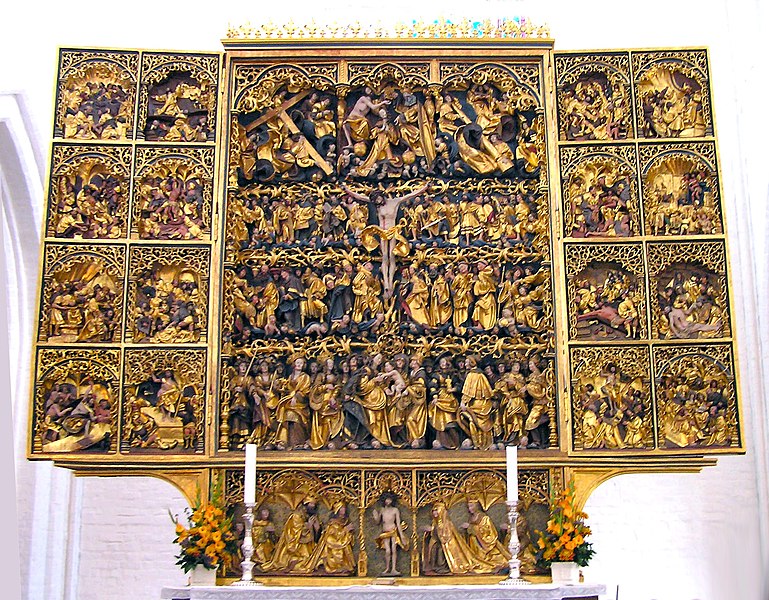 File:Claus Berg - Odense Cathedral main altar.jpg