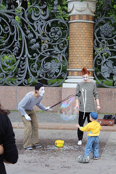 File:Clowns from Saint Petersburg IMG 3895.JPG