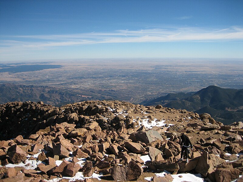 ファイル:Colorado Springs from Pikes Peak Nov 2010.JPG