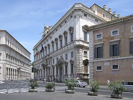 Tập_tin:Constitutional.court.of.italy.in.rome.arp.jpg