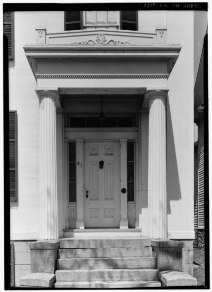 File:DETAIL OF DORIC ENTRANCE PORTICO AND DOOR - Small Jewett House, 81 Genesee Street, Skaneateles, Onondaga County, NY HABS NY,34-SKA,10-1.tif