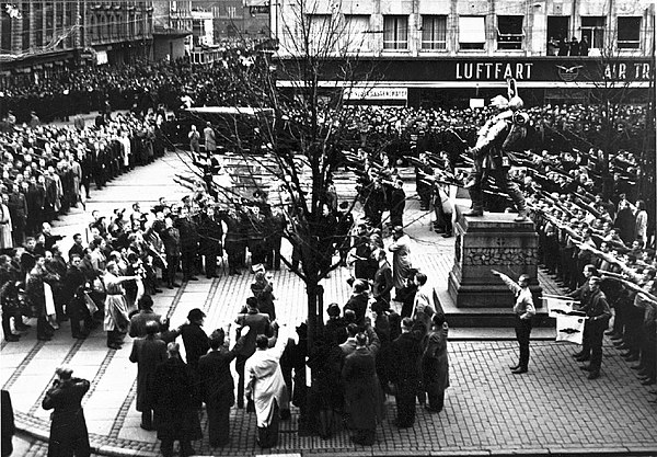 DNSAP's parade at Rådhuspladsen 17 November 1940. The parade was held in connection with DNSAP's attempt to seize power.