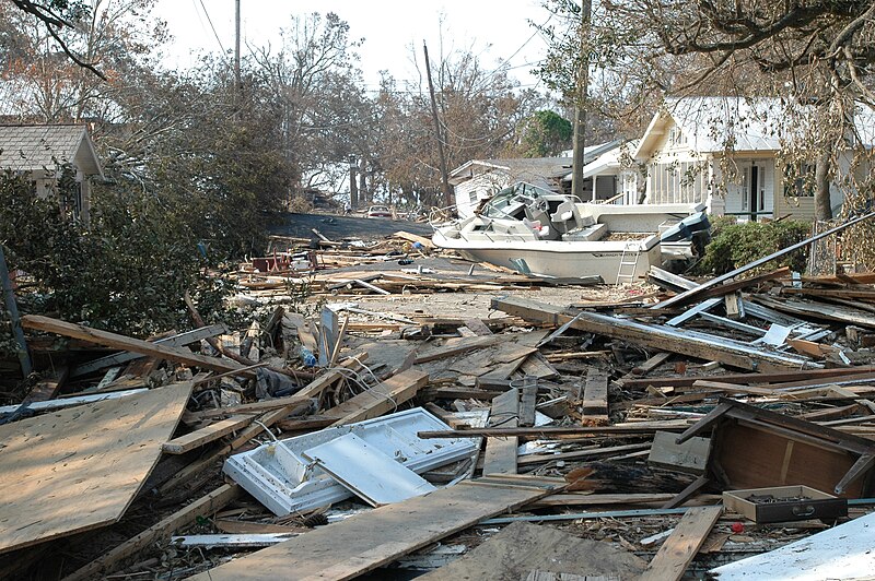 File:Damage and destruction to houses in Biloxi, Mississippi by hurricane Katrina 14605.jpg