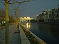 Biblioteca nazionale della Romania e il fiume Dâmbovița