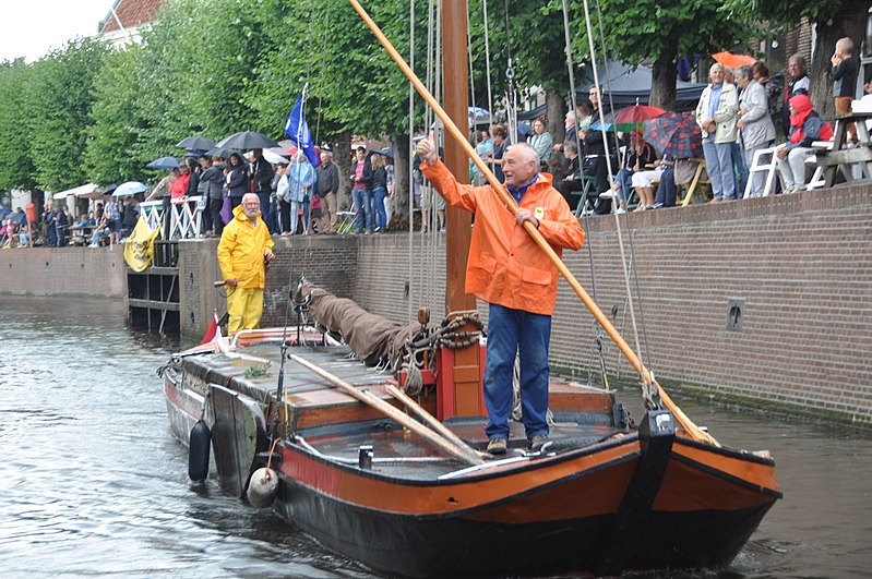 File:De VAERDIGHEYT uit 1904 uitvarend bij de erfgoed manifestatie 2017 van de LVBHB in Hasselt (03).JPG