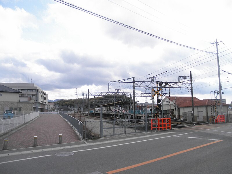 File:Dojo minamiguchi station.JPG