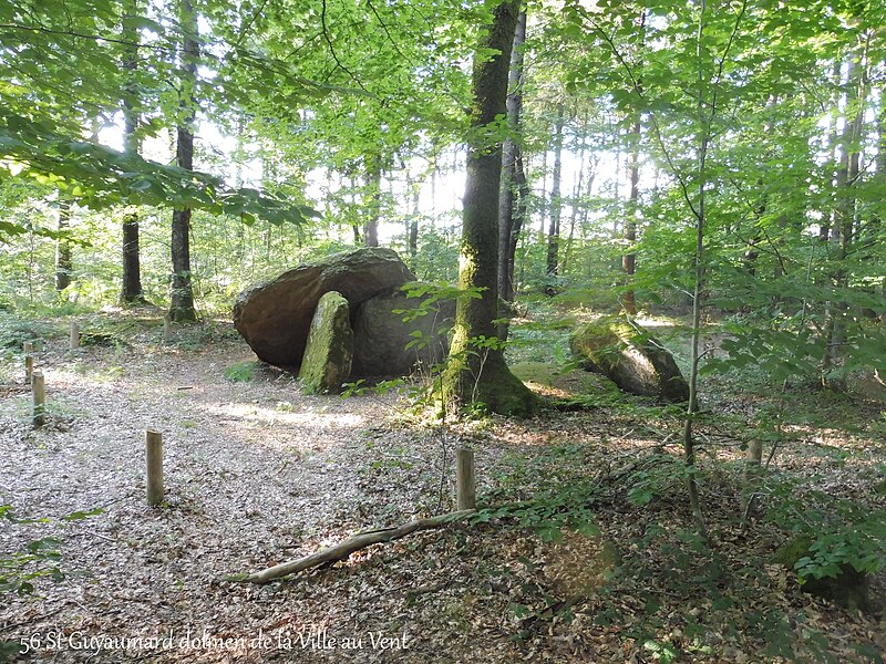 File:Dolmen de la Ville au Vent ( Coëby 4 ? ).jpg