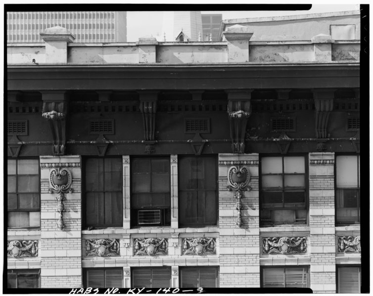 File:EXTERIOR, SOUTH SIDE, DETAIL OF CORNICE AND PARAPET - Republic Building, 427 West Muhammed Ali Boulevard, Louisville, Jefferson County, KY HABS KY,56-LOUVI,69-9.tif