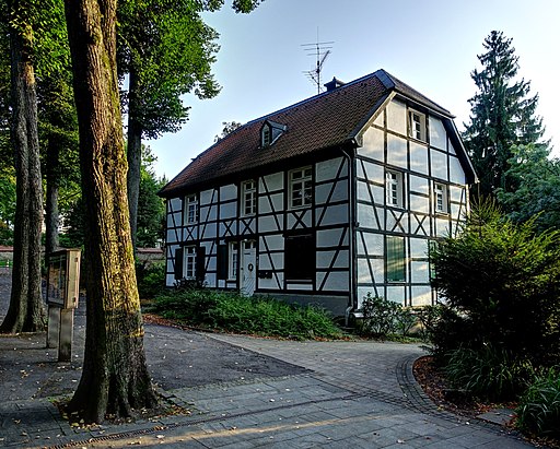 Ehemaliges Küsterhaus der Kirche St. Lambertus Am Glockenberg 35 Essen-Rellinghausen