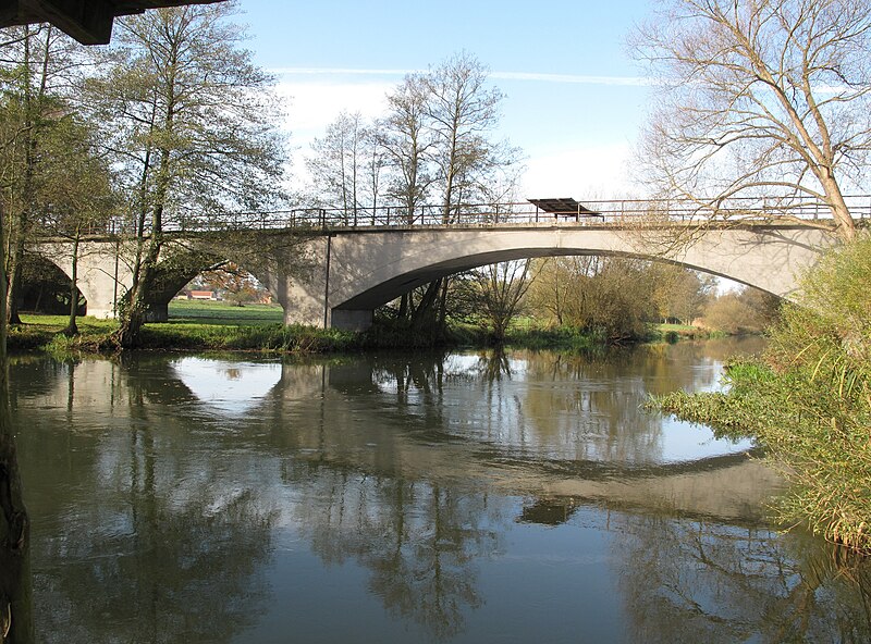 File:Eisenbahnbrücke Briescht 03.jpg