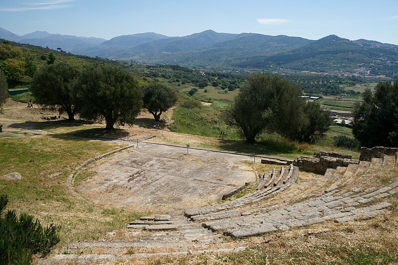 File:Elea-velia-akropolis-theater-02.JPG