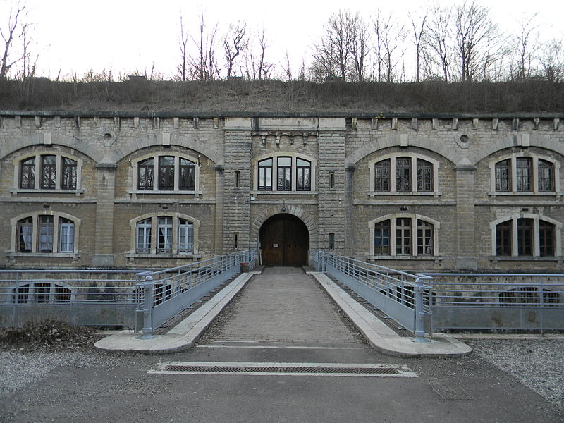 File:Entrée Fort du Paillet.JPG