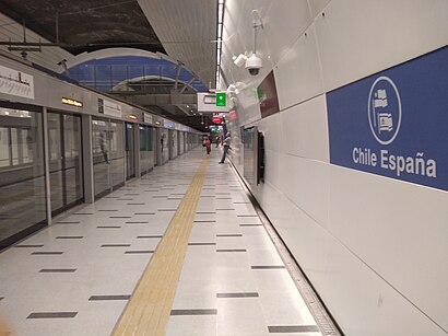 Cómo llegar a Chile-España en transporte público - Sobre el lugar