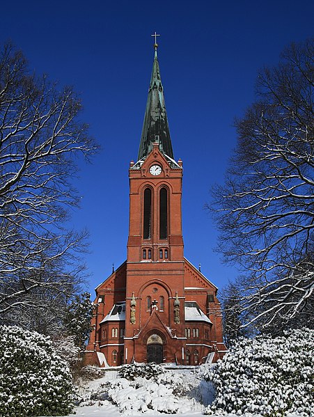 File:Ev.-luth. Kirche in Hohndorf im Erzgebirge..2H1A6926WI.jpg