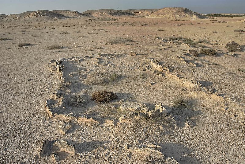 File:Excavated site on Al Khor Island.jpg