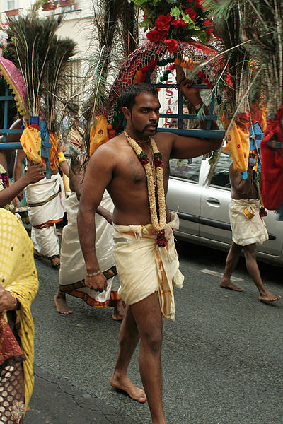 File:Fête de Ganesh, Paris 2011 25.jpg