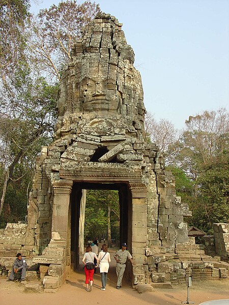 File:Face Tower Ta Prohm Angkor1321.jpg