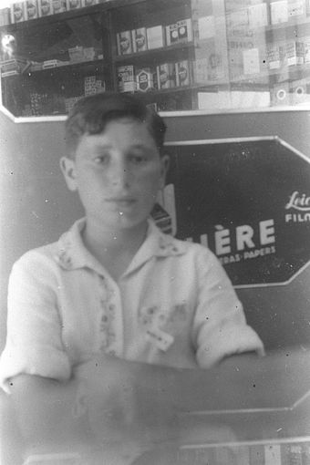 Peres at 13-years-old in 1936