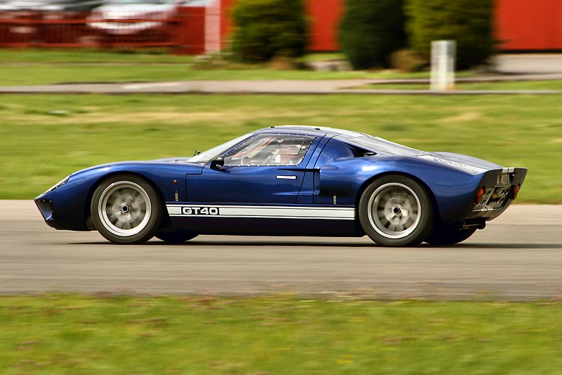 File:Ford GT40 - Dunsfold Wings and Wheels 2014 - Explored -) (15064843395).jpg