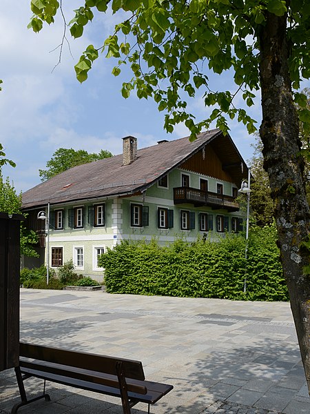 File:Fuschl am See, im Kirchdorf 4.JPG