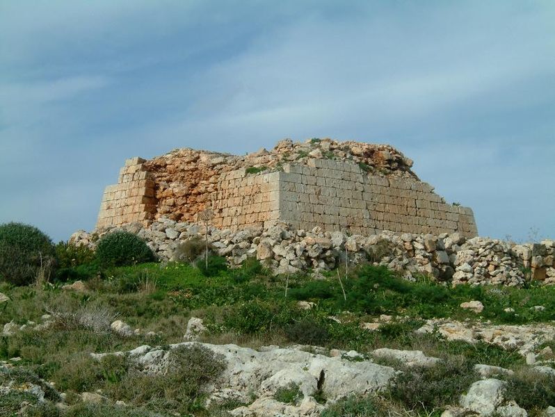 File:Ghajn Hadid Tower closer view.JPG