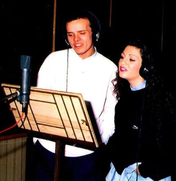File:Gigi D'Alessio e Ida Rendano nel 1992.jpg