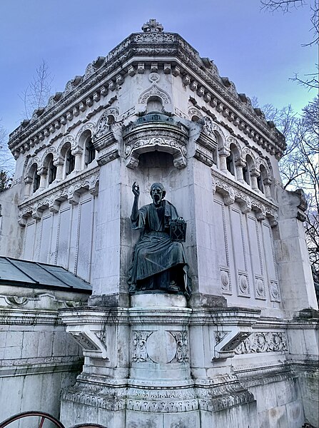 File:Grave of Georgiev Brothers in the Bellu Cemetery in Bucharest, Romania (13).jpg