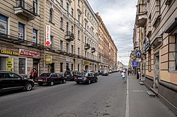 Callejón cerca de la plaza Sennaya